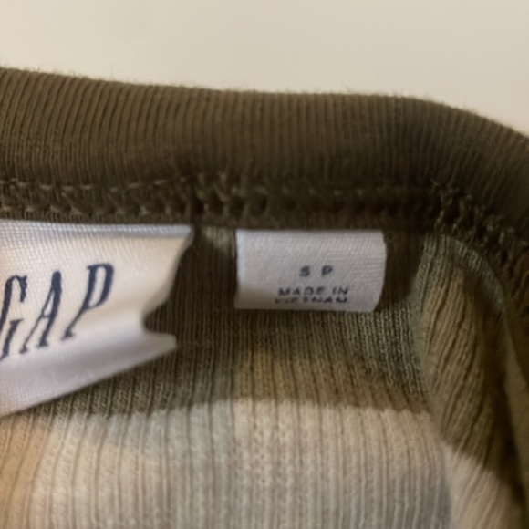 Small gap tank top - Picture 3 of 3